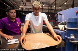 爱游戏体育官网-莱万特VS巴萨：VIP体验如何改变球迷观赛模式？