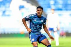 爱游戏-莱斯特城官方：后卫詹姆斯-贾斯汀转会加盟利兹联