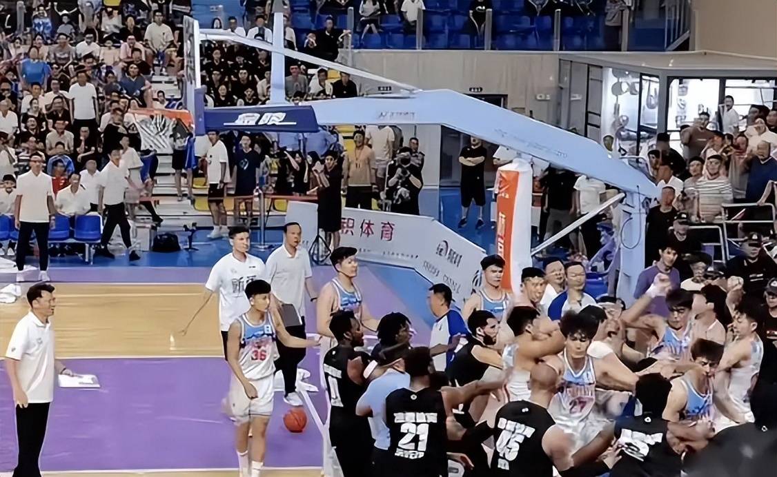 广东2米13中锋打野球，辽宁新星有望留洋，北控2换1报价CBA得分王