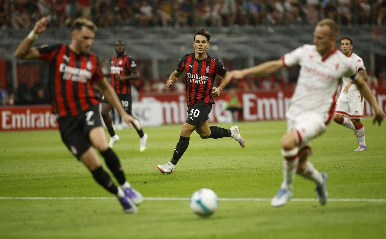 意甲：AC米兰士气昂扬，克雷莫纳能否抗衡压力？AC米兰VS克雷莫纳