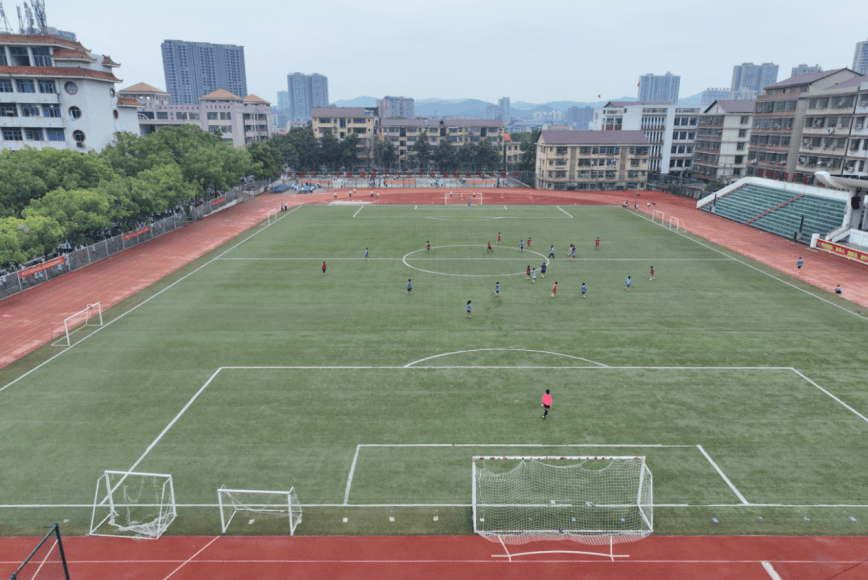 “足”梦绿茵，湖南新邵校园足球“湘”当精彩