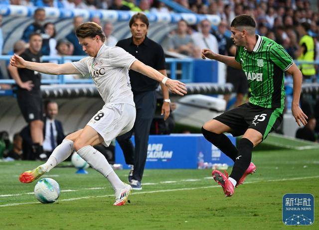 足球丨意甲:那不勒斯胜萨索洛