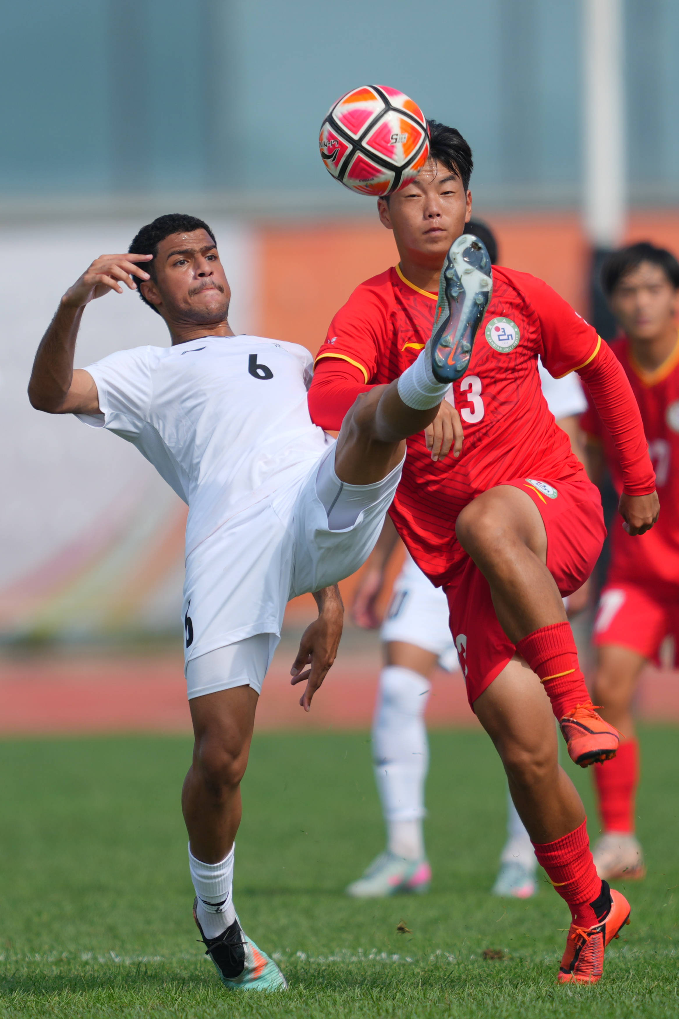 (体育)足球——国际大体联足球世界杯排位赛:延边大学队不敌沙迦大学队