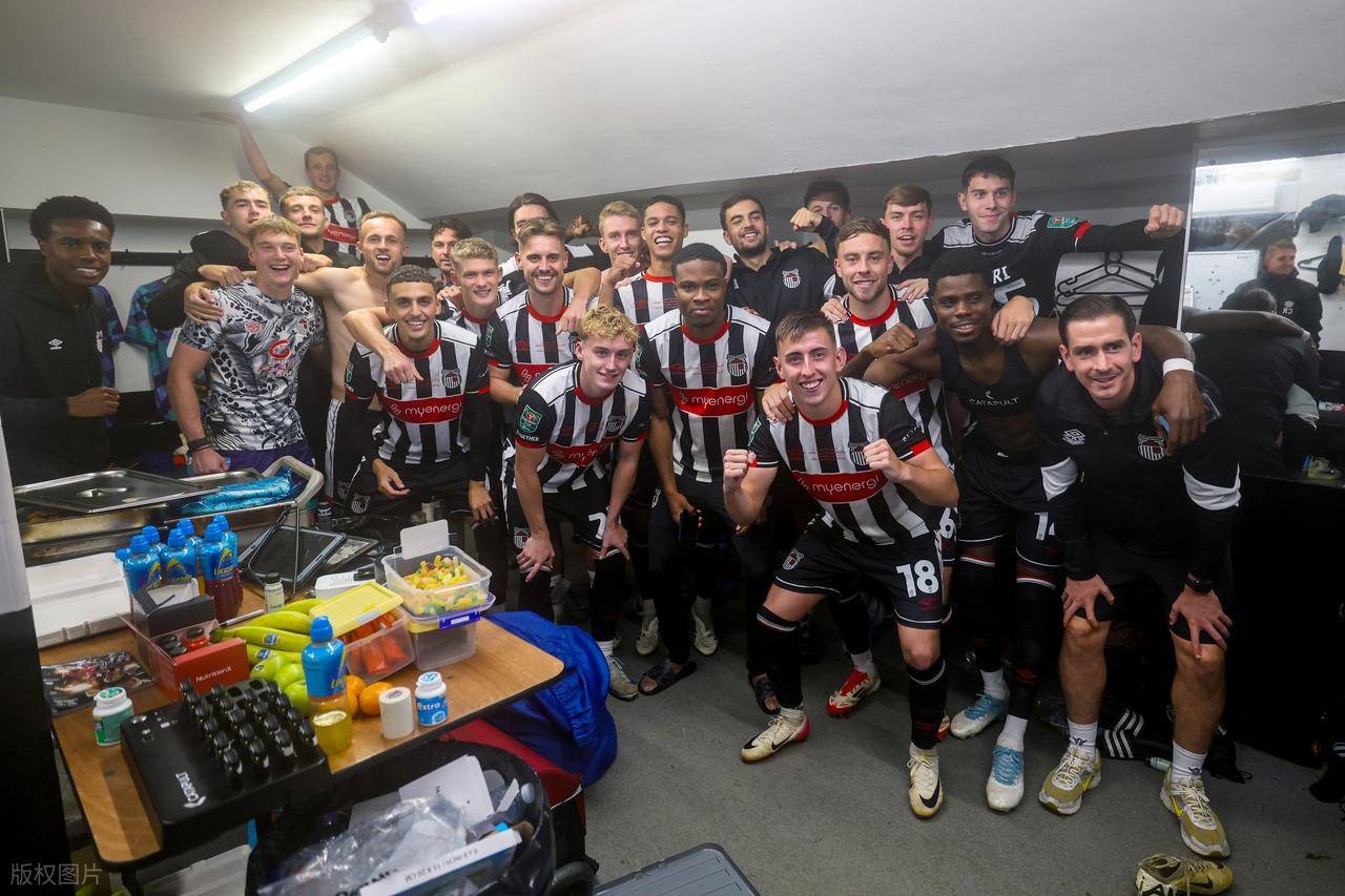 曼联输给英乙队!对手门将:我是曼联球迷,淘汰曼联我很生气!