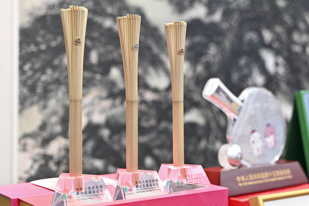 体坛联播｜中国U17女足无缘世界杯八强，C罗沙王冠出局